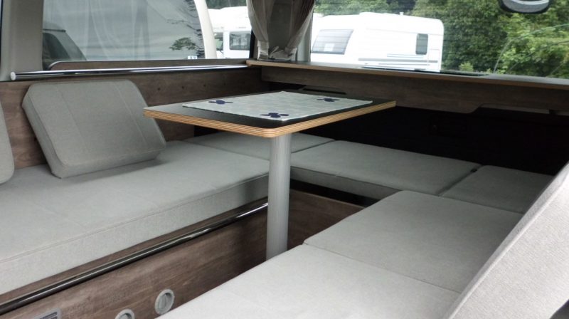 テーブル　脱着式(標準Φ60)