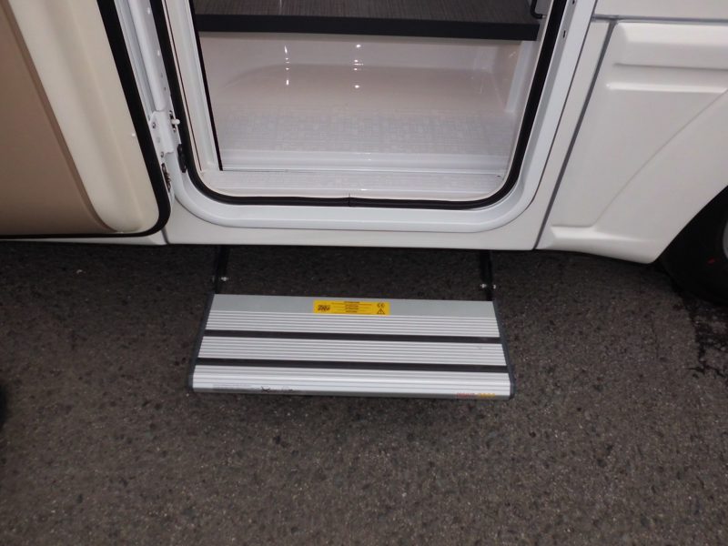 エントランスステップ