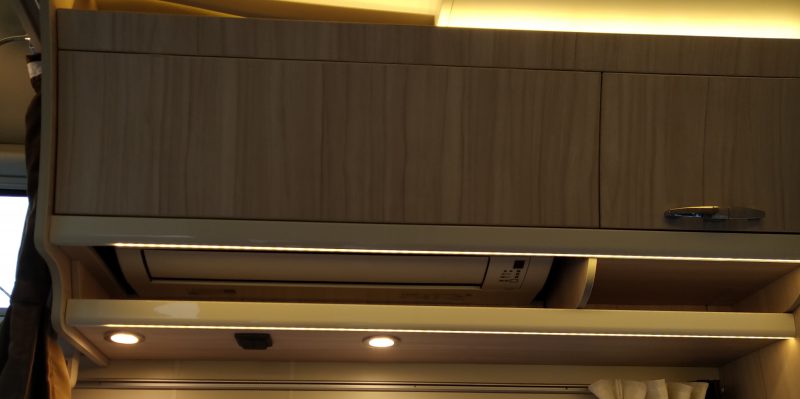 ルームエアコン